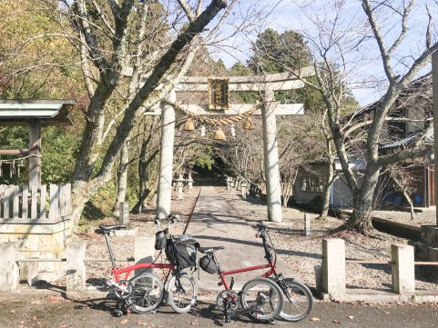 輪行で鶏足寺2018 神社